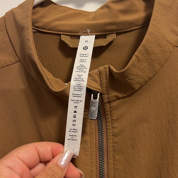 Lululemon Cinch-Waist Stretch Shirt Jacket - Picture 4 of 4